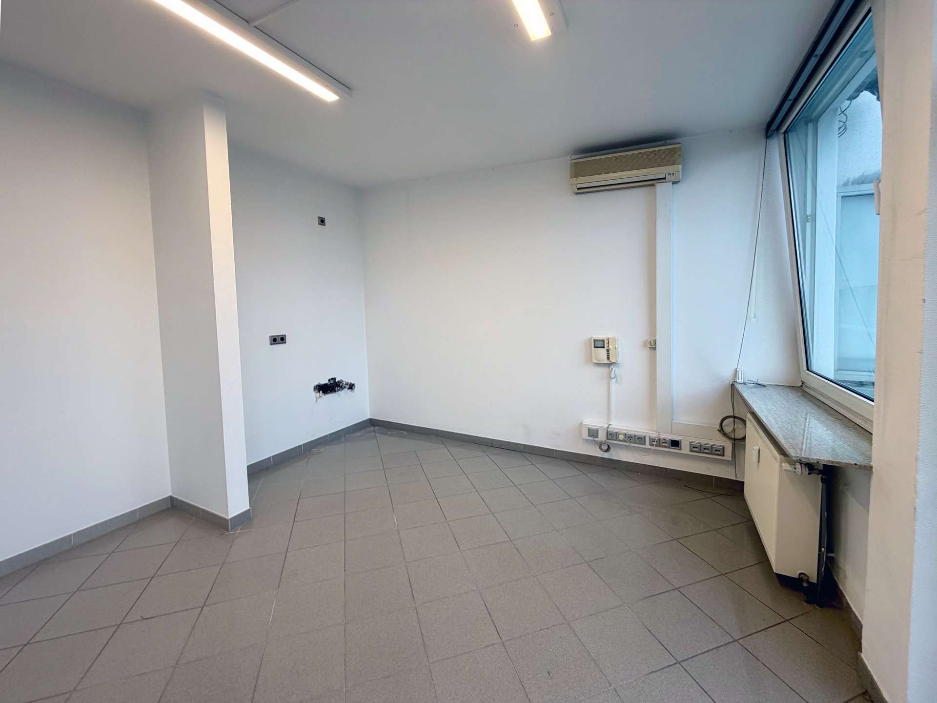 Teeküchen-Bereich, Büro in Saarbrücken