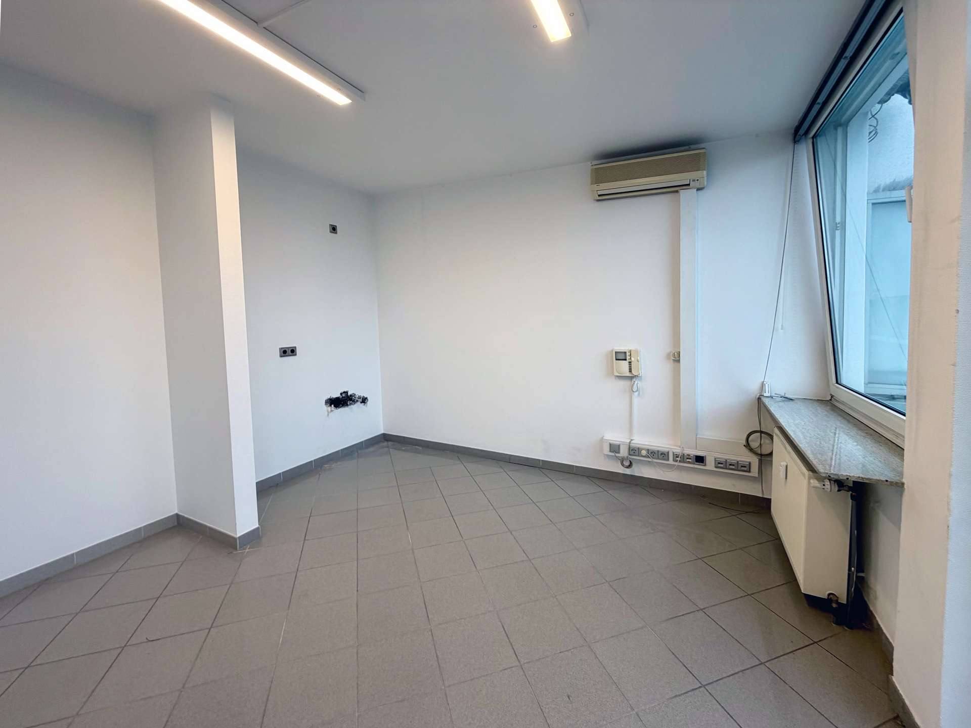 Teeküchen-Bereich, Büro in Saarbrücken