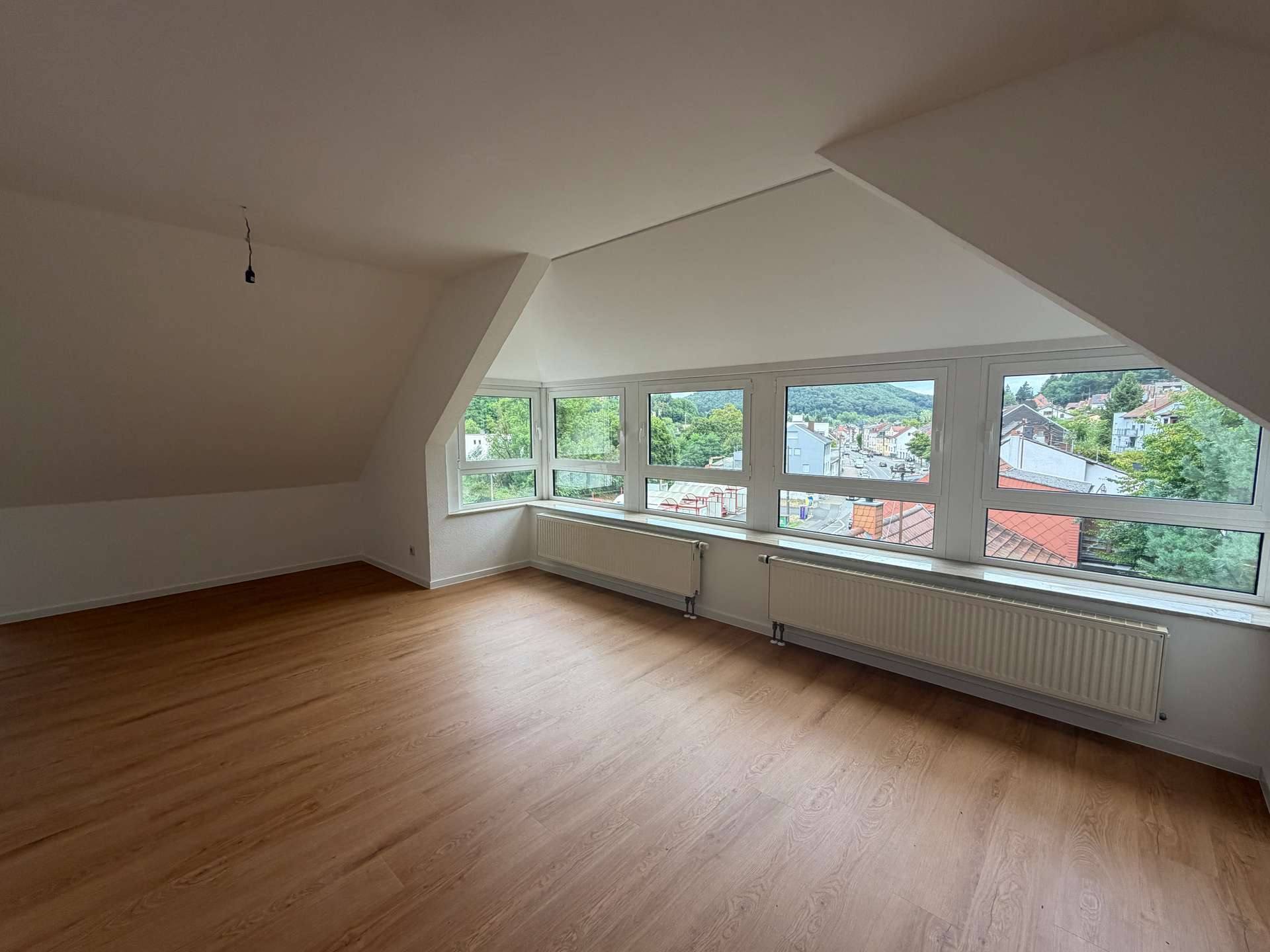 Zimmer obere Ebene, Maisonette in Saarbrücken