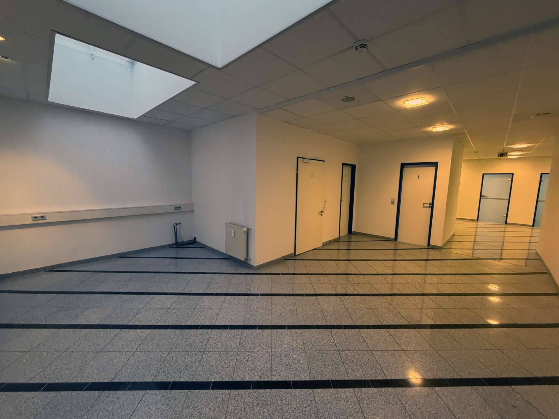 Flur / WCs, Büro in Saarbrücken